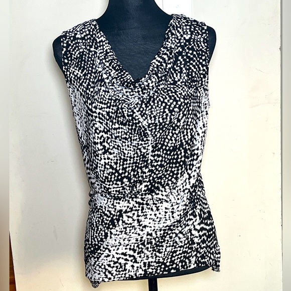 Ellen Tracy Black and White Fitted Sleeveless Blouse - Picture 1 of 9
